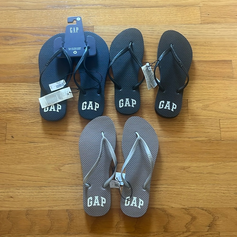 Brand new gap flipflops